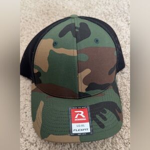 Richardson Camo Flexfit Cap